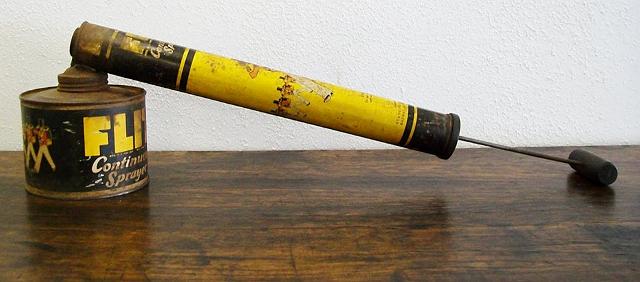 394-Bomba mata-moscas.jpg